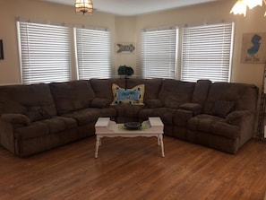 Living Room Sectional Sofa with Recliners 