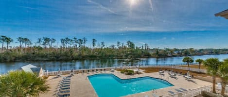 Large L Shaped Pool and Hot Tub next to the Intracoastal Waterway