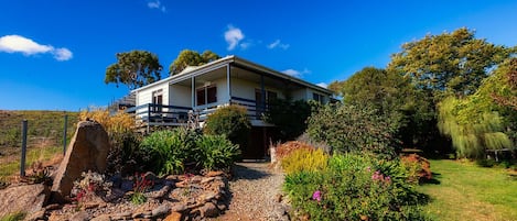 Cockatoo Cabin Bay of Fires