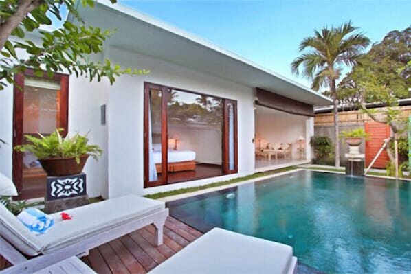 2 Bedroom Private Pool in Double  Six