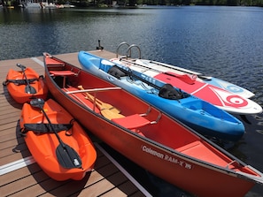 2 paddleboards, 2 children's kayaks, 1 tandem kayak, and 1 canoe (+PFDs)