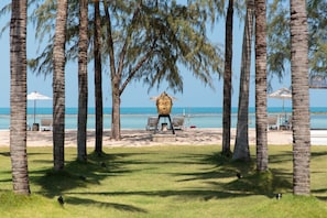 Beachfront Balinese Villa Mia w. Chef