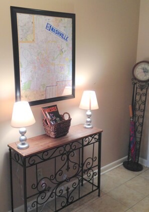 Come on in and begin your vacation in this amazing house!