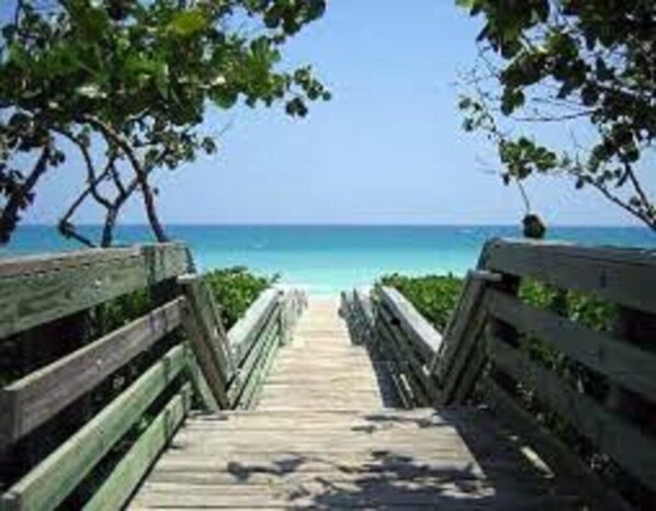 Beach 5 min walk
