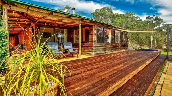 Front of Cottage, spa and verandah