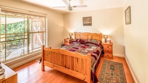 Master queen size bedroom
