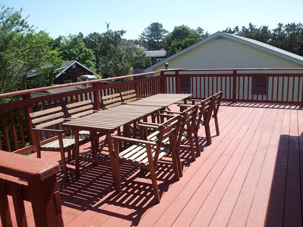 Tree top Views - 2nd Floor, Oversized deck with table and 8 chairs.  
