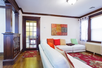 European style 3 Bed/2 Bath close to all (20 min to Back Bay/Copley Sq.)