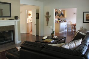 Living room view to kitchen & breakfast room