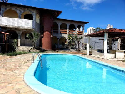 Aluguel temporada e Casas para alugar em Praia do Meio a partir de R$25 |  SitioParaAlugar