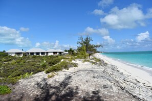 very private home on 4.1 beach front acres property to the east is on 20 acres