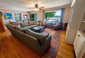  Spacious living room looking out to the lake