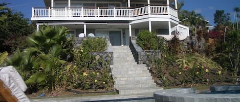 House view from the pool