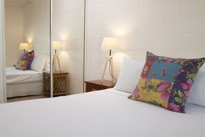 Beachfront on Mission - Third Bedroom - Rear Section Queen Bed