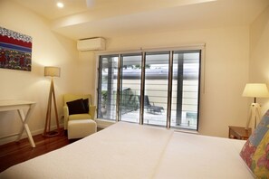 Beachfront on Mission - Front Section Main Bedroom - Queen b