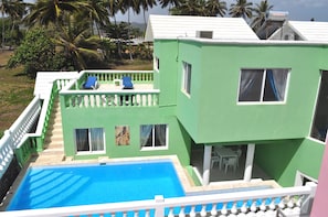 Villa Belvedere Pool. Stairs to Sundeck. Shaded Seating. 