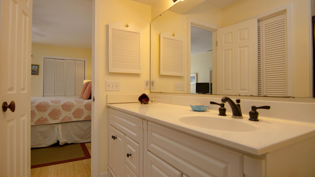 Stunning Ocean and Marsh View – Golf Cart Included!