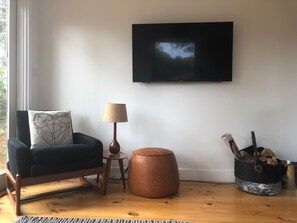 There is a lovely TV including Netflix.