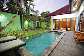 5 BR, 2 Pools Villas, Staff Service