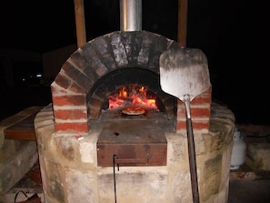 Pizza oven