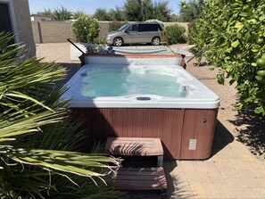 Hot tub 