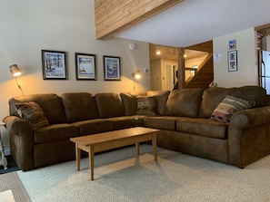 Brand New Sectional Couch!! w/pull out queen bed