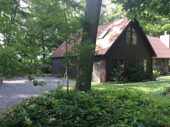 View of lodge as you pull into the driveway.