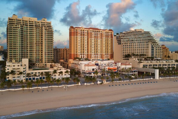 Marriott BeachPlace in the center of Fort Lauderdale Beach