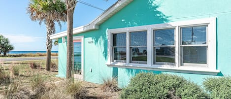 Old Florida living in updated beach bungalow...iSeaViews from every room!