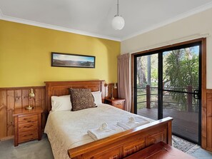 Queen bed bliss: Thoughtfully furnished for ultimate comfort. Sweet dreams await! 