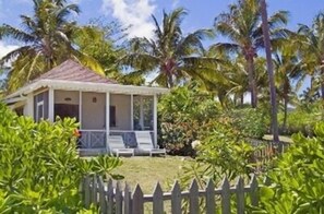 Front of Conch Shell facing beach/ocean