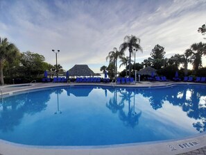 Beach pool