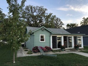 Virgil's Lakefront Cottage