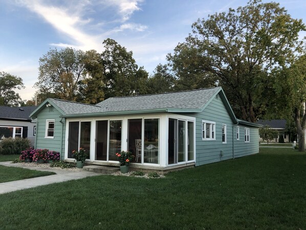 Virgil's Lakefront Cottage
