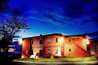 Agricola Neci: Tuscan Rural Luxury with a Private Lake and Housekeeping