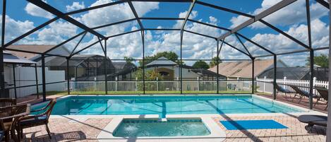 Pool and spa in lanai area