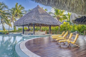 Sirena Blue - Luxury Beachfront Villa (5635)