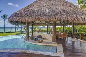 Sirena Blue - Luxury Beachfront Villa (5648)