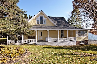 Historic Swedish Cottage on Quiet Lindstrom Lake