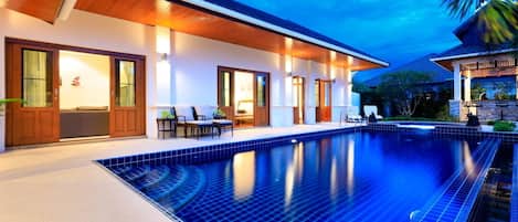 Hua Hin Luxury Bali Villa 4br, 3bath