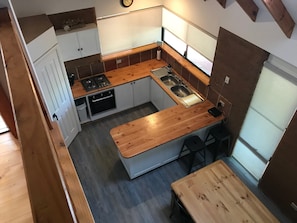 Kitchen / dining