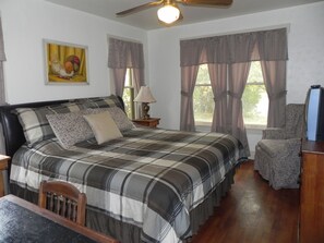 front bedroom with king size bed