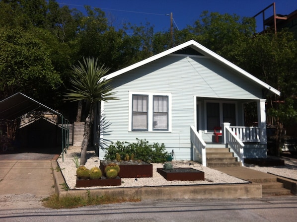 2BR/1BA 1930s bungalow in the vibrant heart of Austin's South Congress District