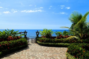 Bali Absolute Beachfront Villa.Singaraja