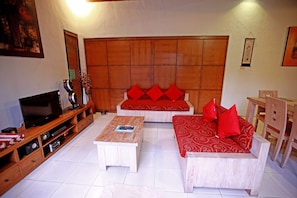 2 BR / Central Seminyak / Beach / Staff