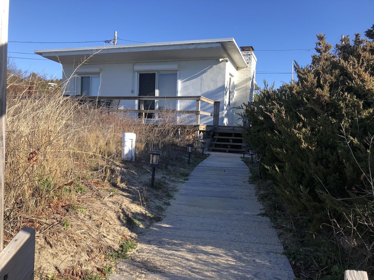 2 Bedroom Beachfront Cottage