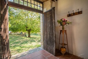 porte donnant sur jardin arrière