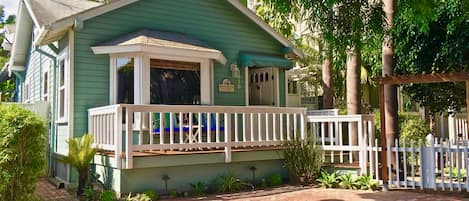 Beach Bunny Cottage
5-STAR Rated Vacation Rental - Santa Barbara, Calif