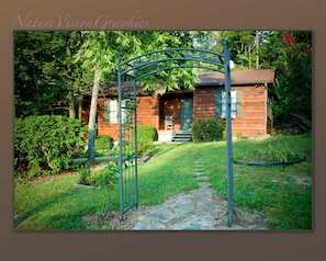 Front of the cabin from the driveway