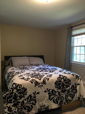 second bedroom - queen size bed